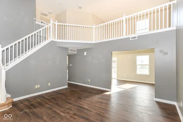 559 Genisis DR, Whiteland, IN 46184