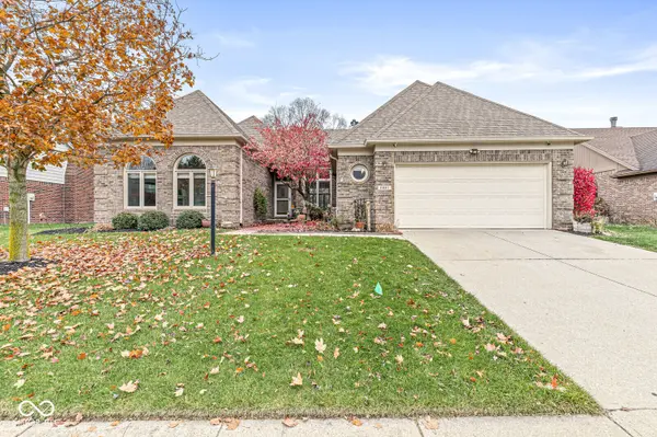 11697 Lake Forest Pkwy, Carmel, IN 46033