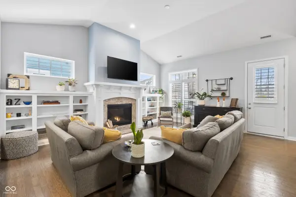 1401 Farmhouse DR, Westfield, IN 46074