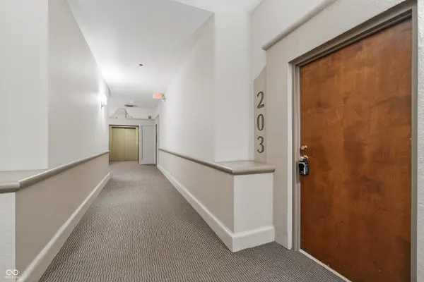 611 N Park AVE #203, Indianapolis, IN 46204