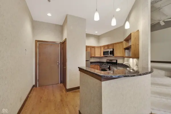 611 N Park AVE #203, Indianapolis, IN 46204
