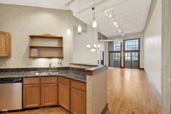611 N Park AVE #203, Indianapolis, IN 46204