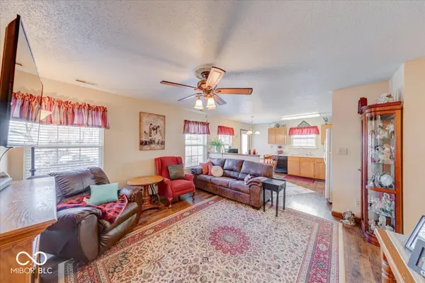 6154 Long River LN, Indianapolis, IN 46221