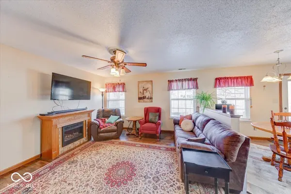 6154 Long River LN, Indianapolis, IN 46221
