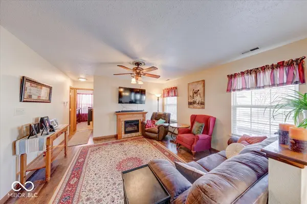 6154 Long River LN, Indianapolis, IN 46221