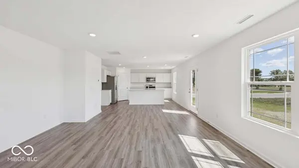 6726 Henley WAY, Indianapolis, IN 46221