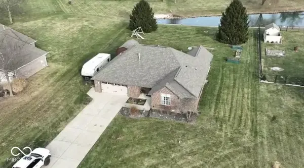 5624 W Stinemyer RD, New Palestine, IN 46163