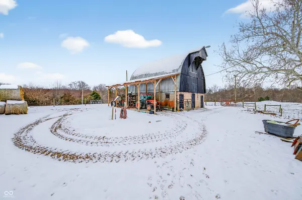 976 Vinegar Hill RD, Bedford, IN 47421