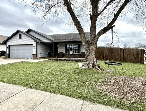 1062 Berwyn RD, New Whiteland, IN 46184