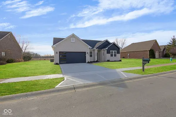 6325 Canak DR, Avon, IN 46123