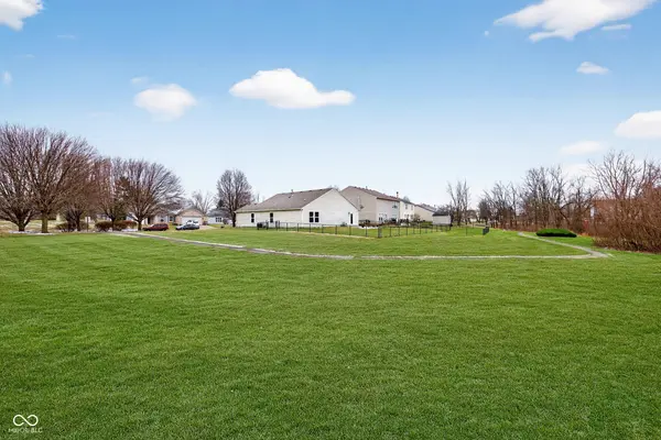 6234 Amber Valley LN, Indianapolis, IN 46237