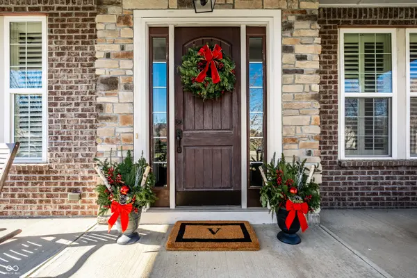 3800 Abney Point DR, Zionsville, IN 46077