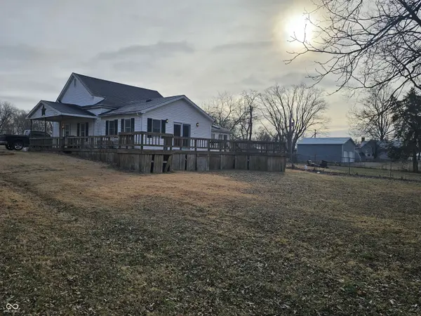 38 E Walnut ST, Montezuma, IN 47862