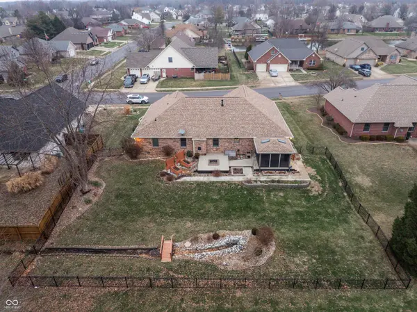 6475 Fieldstream DR, Avon, IN 46123