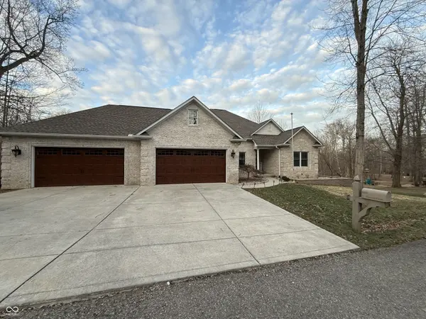 1326 E Browning CT, Martinsville, IN 46151