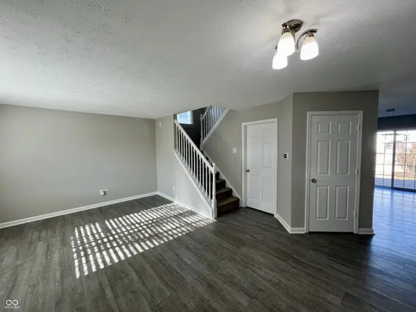 14446 Chapelwood LN, Fishers, IN 46037