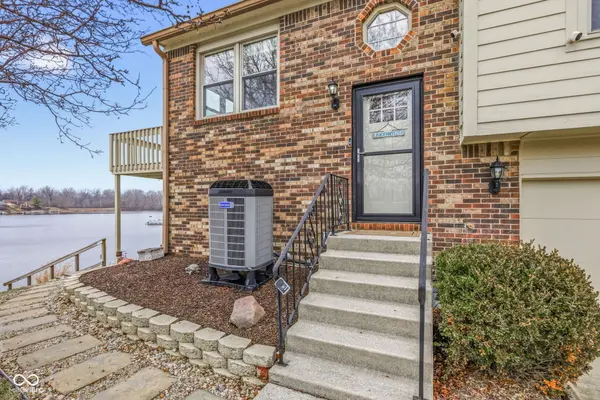 1849 Crystal Bay East DR, Plainfield, IN 46168