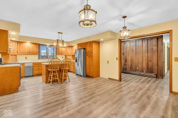 684 E Bonebrake RD, Veedersburg, IN 47987