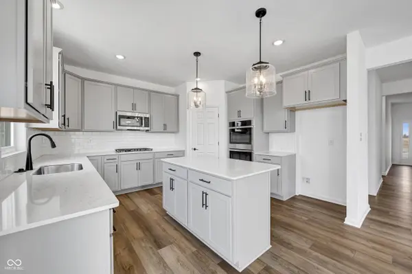 9892 Slater DR, Mccordsville, IN 46055