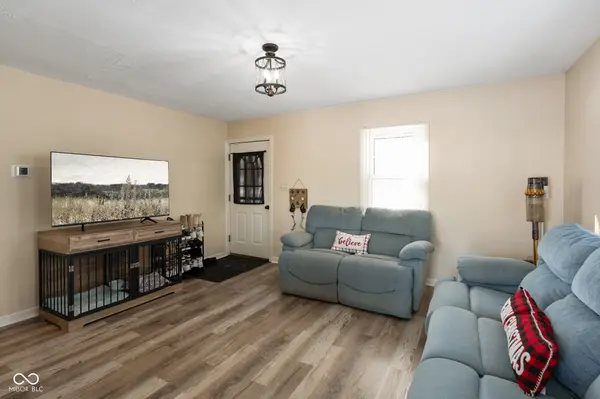 77 S Tresslar AVE, Bargersville, IN 46106