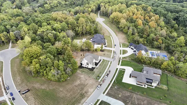 5516 Stonewood CT, Bargersville, IN 46106