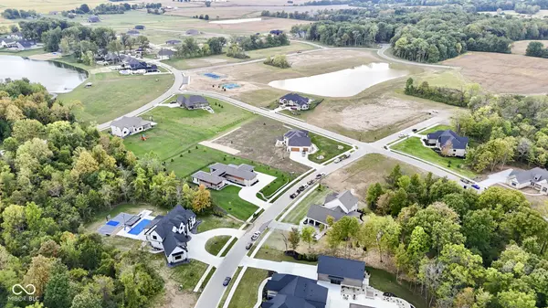 5516 Stonewood CT, Bargersville, IN 46106