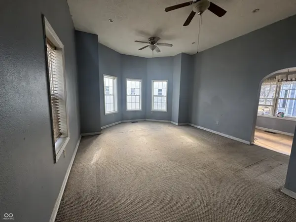 320 E 6th ST, Rushville, IN 46173
