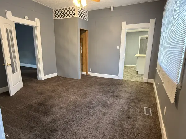 421 W 5th ST, Rushville, IN 46173