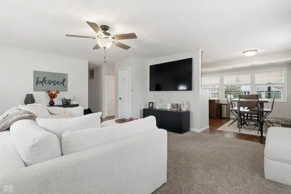 324 Holiday DR, Plainfield, IN 46168