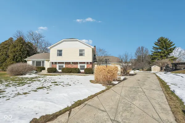 6 Greyhound CIR, Carmel, IN 46032