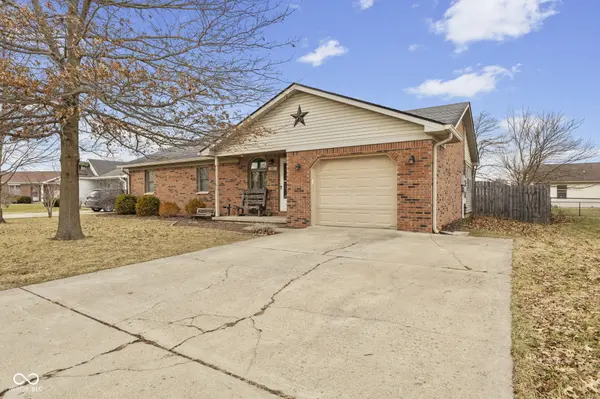 1282 Pin Oak CT, Martinsville, IN 46151