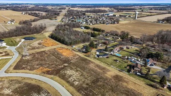 2687 S Kings WAY, New Palestine, IN 46163