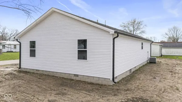 982 N Third ST, Austin, IN 47102
