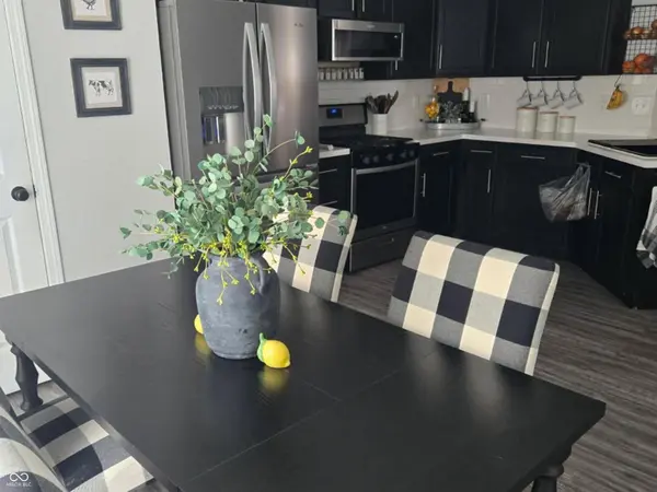 1046 Ebony CIR, Franklin, IN 46131