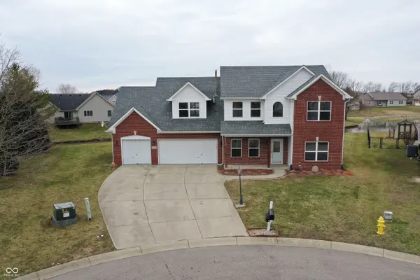 54 Spring Lake CT, Trafalgar, IN 46181