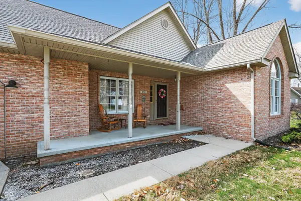 916 Poplar Cove CT, Brownstown, IN 47220