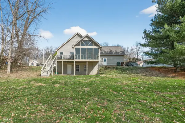 916 Poplar Cove CT, Brownstown, IN 47220