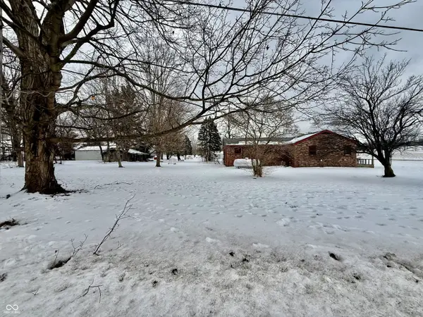 404 S 8th ST, Cayuga, IN 47928