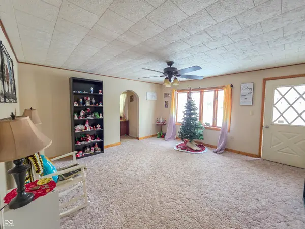 306 W Hubert ST, Oaktown, IN 47561
