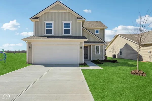 2033 Black Oak DR, Shelbyville, IN 46176
