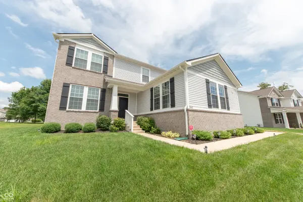 7042 Pinnacle DR, Columbus, IN 47201