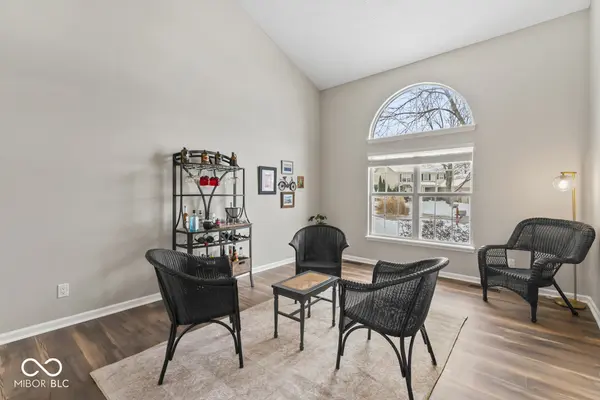 6318 Creekview LN, Fishers, IN 46038