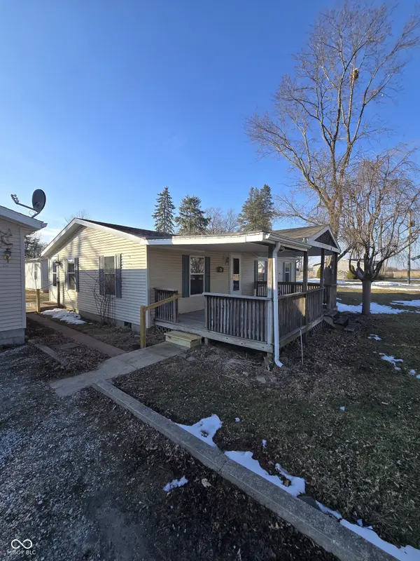 620 N 25th ST, Elwood, IN 46036