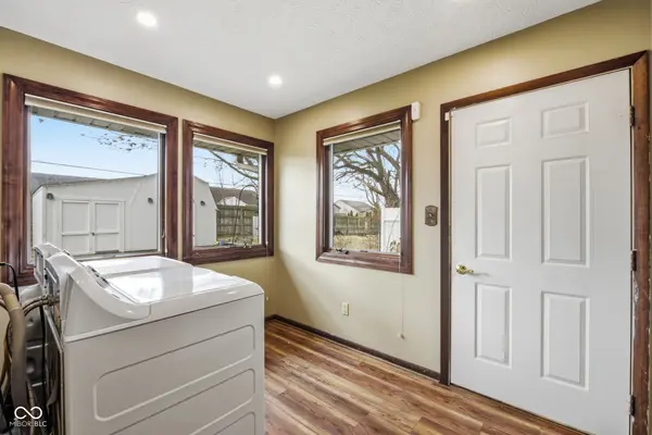 4307 Knoll Top DR, Indianapolis, IN 46237