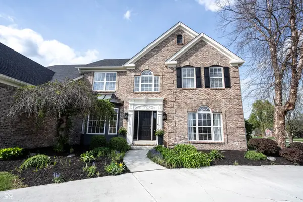 10456 Stonegate DR, Fishers, IN 46040