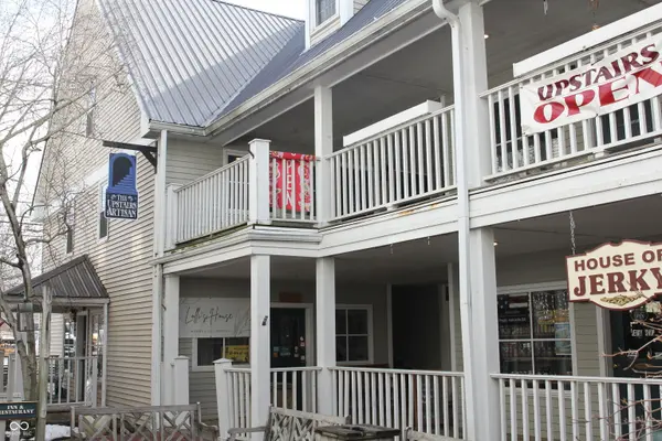 125 S Van Buren ST #2E, Nashville, IN 47448