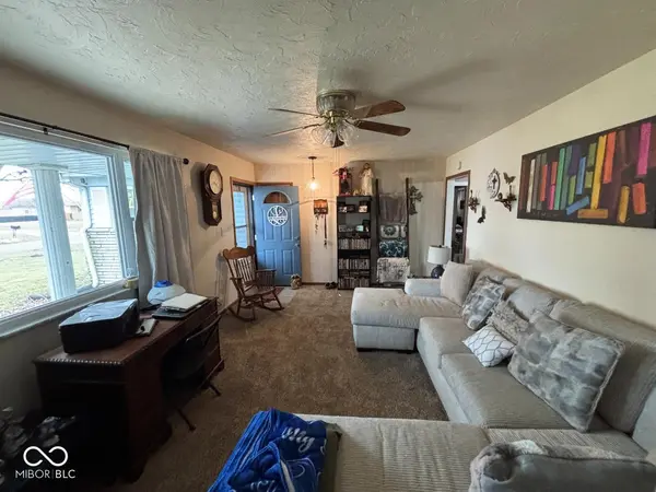 8209 S May ST, Daleville, IN 47334