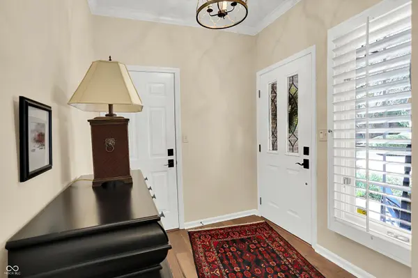 2048 Oldfields Cir N DR, Indianapolis, IN 46228