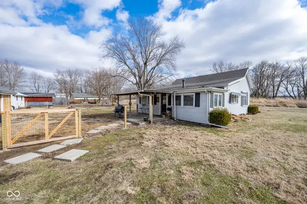 87 E N 1st ST, Carbon, IN 47837