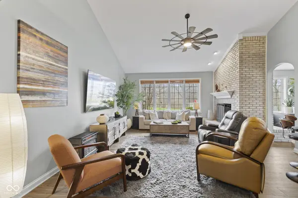 10630 N Rolling Valley DR, Mooresville, IN 46158
